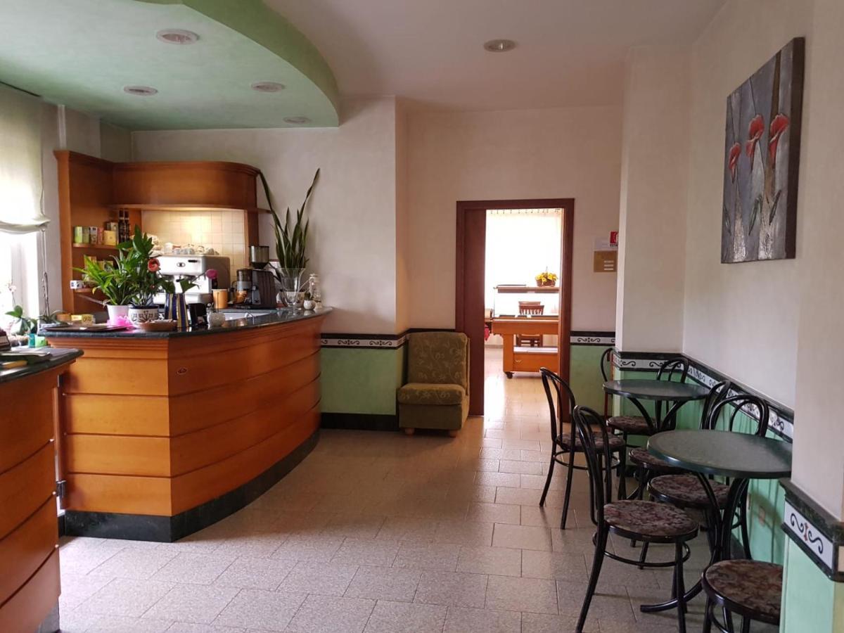 Hotel Patrizia Marina di Massa Exterior photo